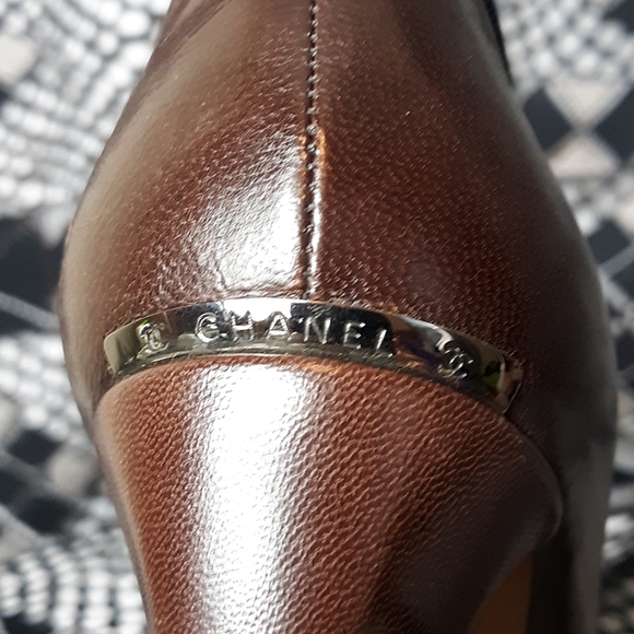 Chanel Brown & Black Leather Pumps - Picture 7 of 8